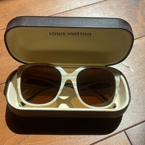 LV Round Sunglasses